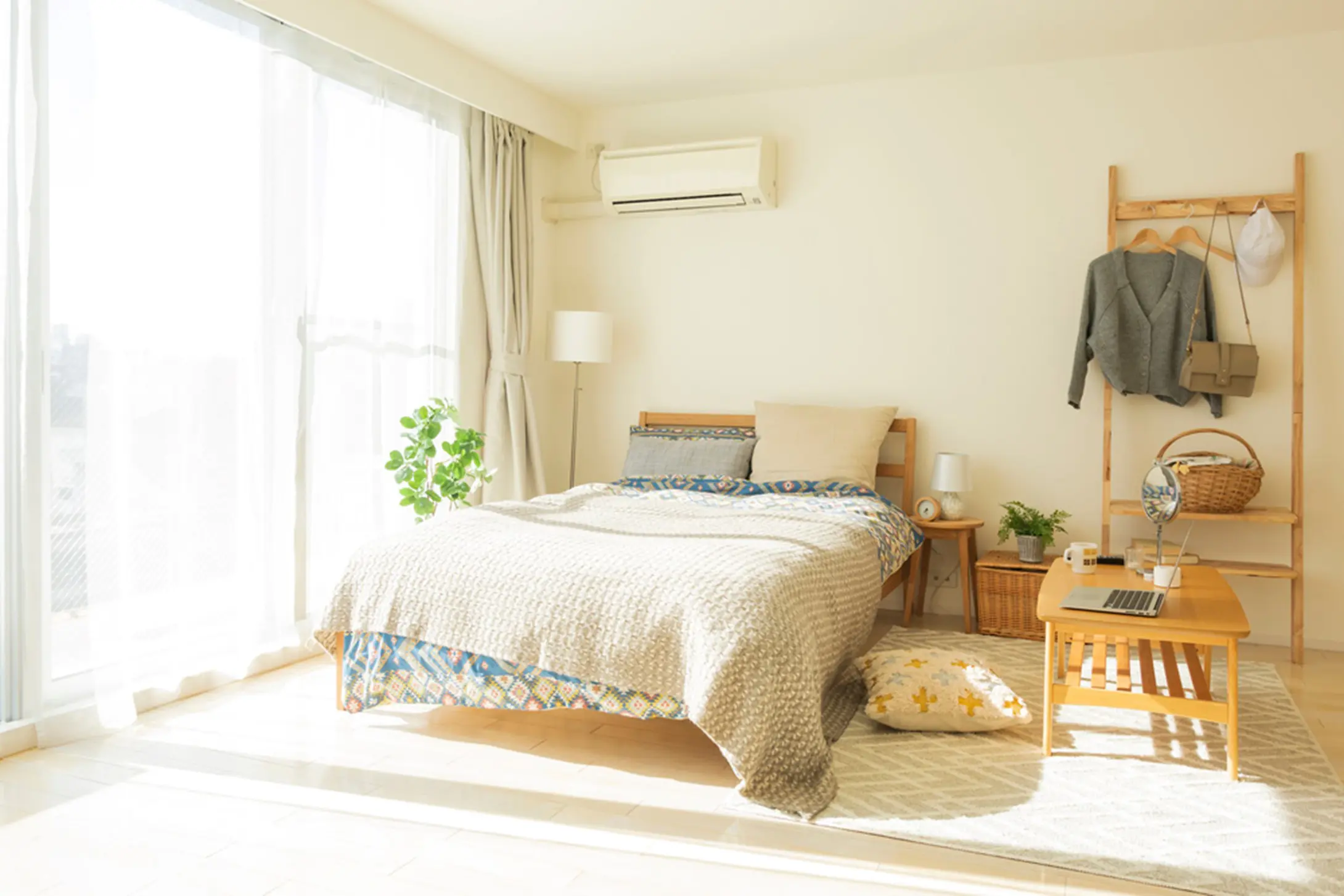 折りたたみベッドです(今なら「布団一式セット」お付け致します 気持ちいい